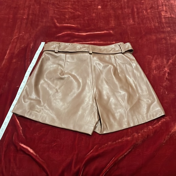 Faux leather high waisted shorts - Picture 3 of 8